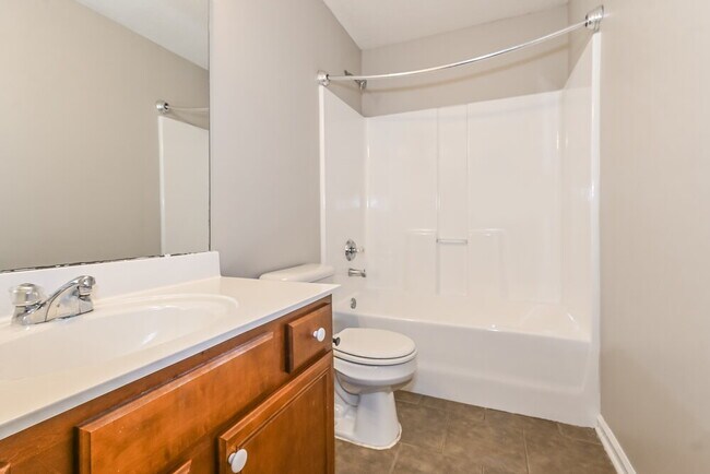 Building Photo - 6951 Parkbrook Ln