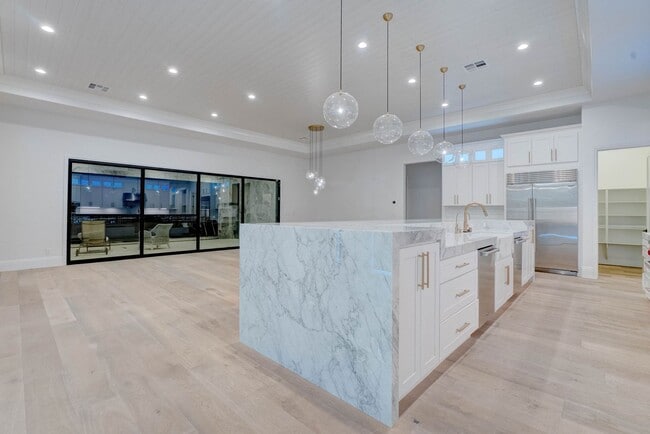 Building Photo - 756 Bruce Moorland St