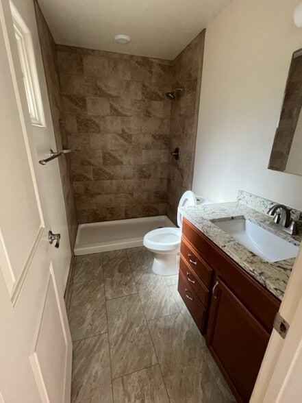 Primary Bathroom - 20 Witt Dr