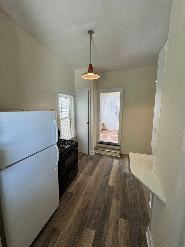 Building Photo - 223 Harrison St.