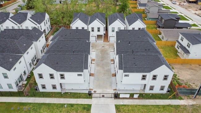 Building Photo - 9902 Clark Rd