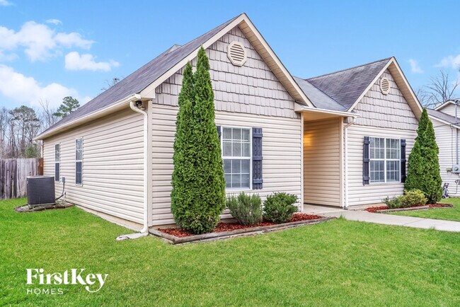 Building Photo - 243 Davis Dr