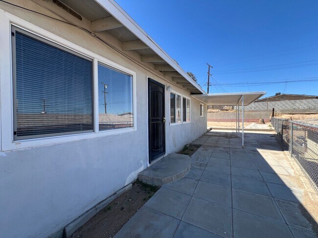 Building Photo - Beautifully Remodeled Home