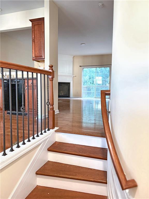 Building Photo - 1370 Thornborough Dr