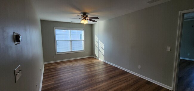 Building Photo - Welcome to Eagle Landing—where 3-bedroom bliss meets effortless style.