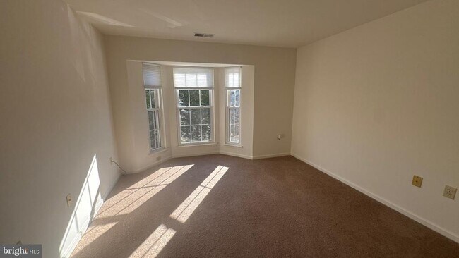 Building Photo - 3101 River Bend Ct