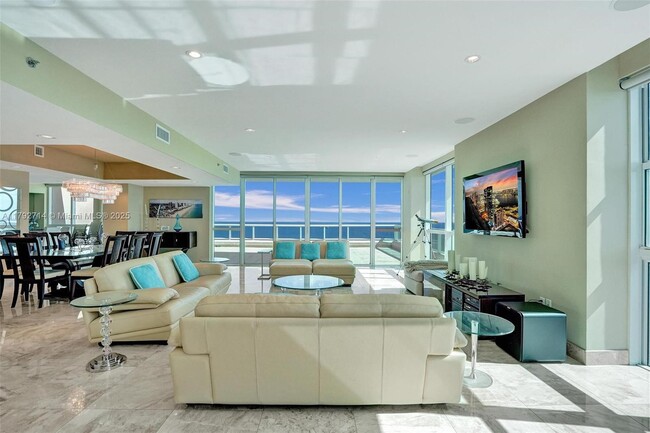 Building Photo - 101 S Fort Lauderdale Beach Blvd