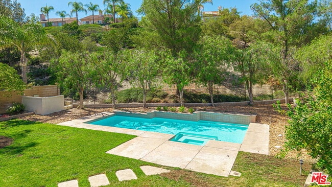 Building Photo - 25755 Hood Way