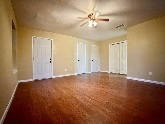 Building Photo - 5800 Lumberdale Rd