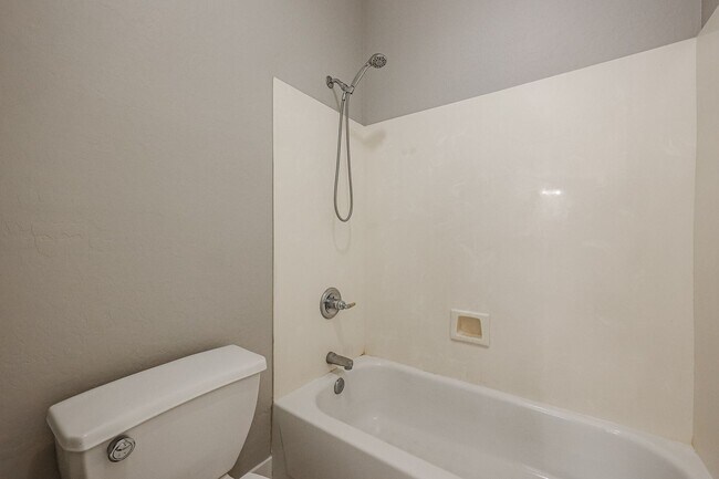 Building Photo - Location! Fully remodelled 4Bed/3Bath Home in Chandler, with pool