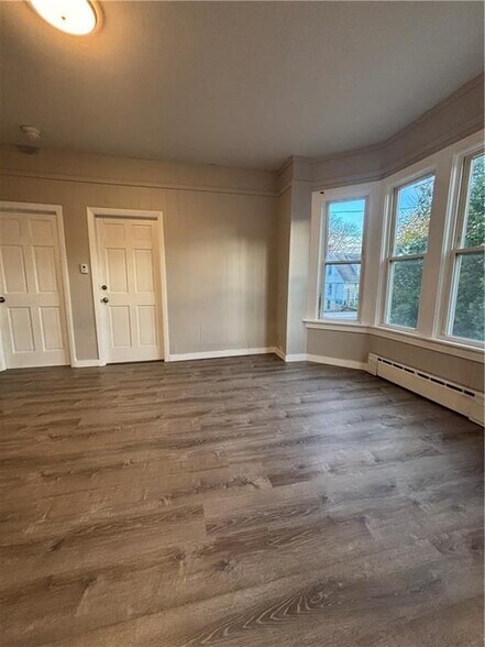 Building Photo - 4 Jay St