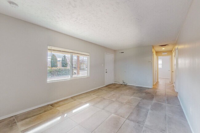 Building Photo - NE 2/BD 1/BA 1/CG HOME