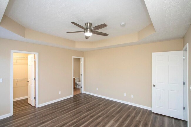 Building Photo - 3 Bed w/Bonus, Large Yard in Sought After ...