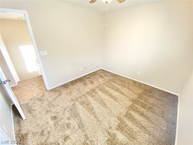 Building Photo - 1015 Maple Pines Ave