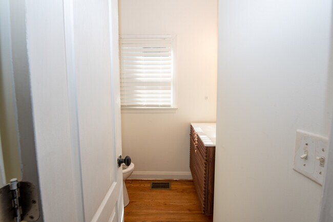 Building Photo - 2019 Pryor Rd SW