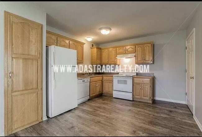 Building Photo - Spacious 3 Bed/2.5 Duplex in Louisburg-Available in MARCH!!