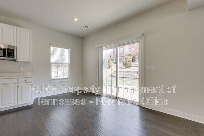 Building Photo - 2102 Morton Dr