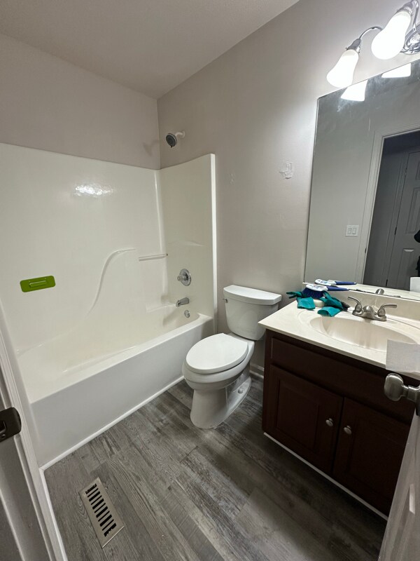 Building Photo - 125 Foxrun