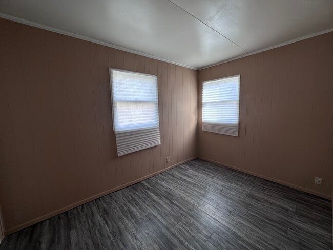 Building Photo - 225 Grace-