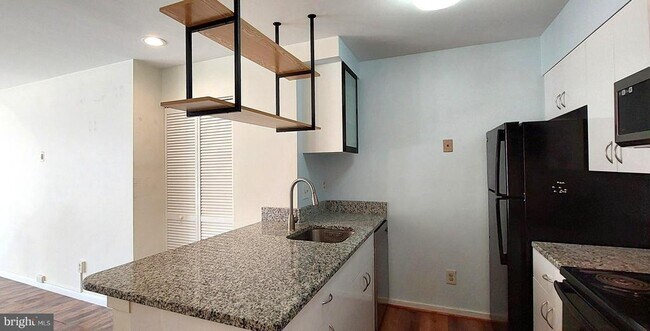 Building Photo - 9706 Hellingly Pl