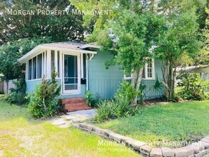 Building Photo - Charming Beach Bungalow Just a Few Blocks ...