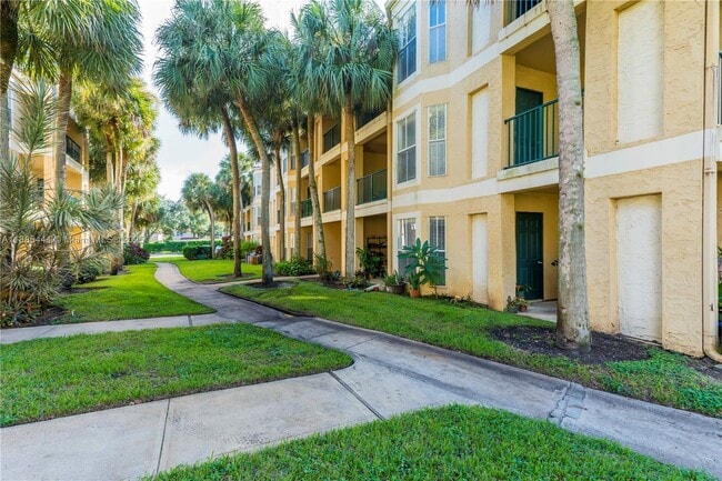 Building Photo - 777 Riverside Dr