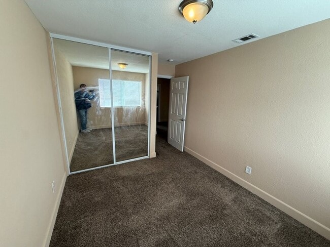 Building Photo - Unique 5 Bedroom 2 Story w/ Solar Suisun *...