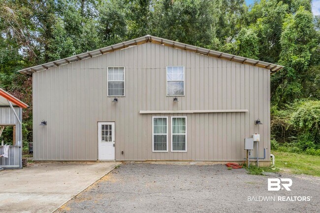 Building Photo - 52898 State Highway 59 Unit A