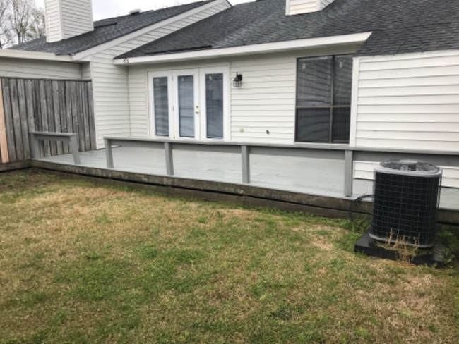 Building Photo - 2140 Fox Run Dr