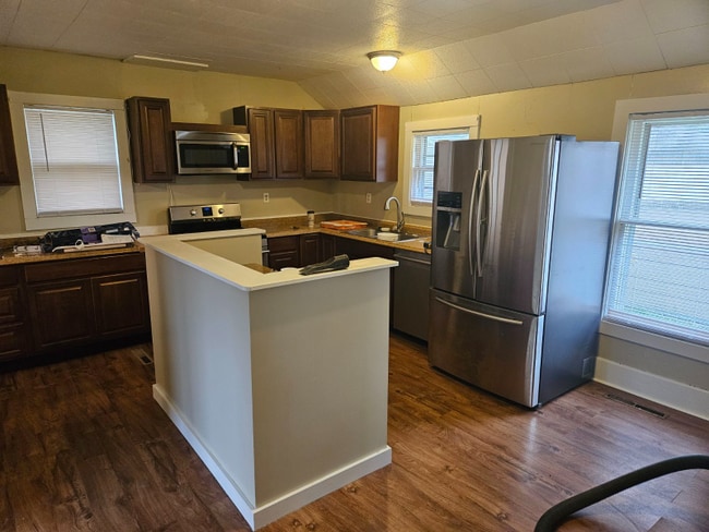 Building Photo - 1011 S Cottage Grove