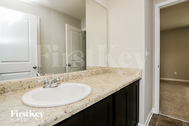 Building Photo - 917 Harmonyview Dr