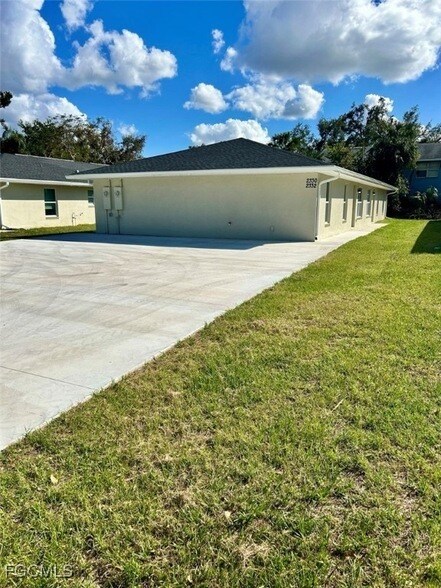 Building Photo - 2330 Hoople St