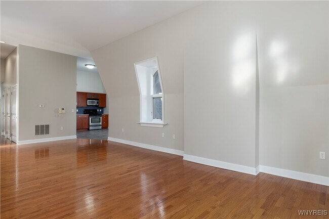 Building Photo - 414 Franklin St