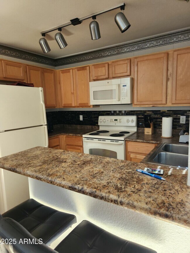 Building Photo - 5122 E Shea Blvd