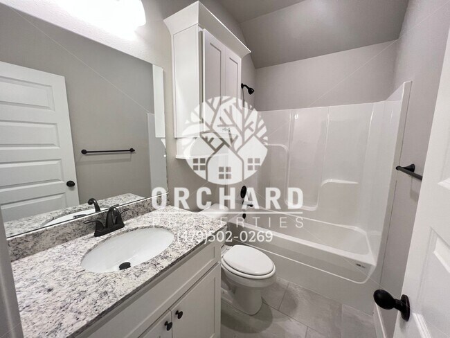 Building Photo - Single Family Home - Open-Concept Cedarwoo...