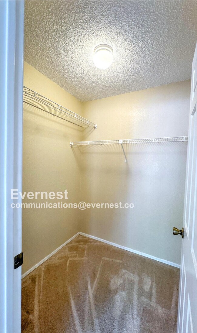 Building Photo - PROMO: $500 off first full month's rent + 250 admin fee waived! / 2 Bed & 2 Bath Condo with Carpo...