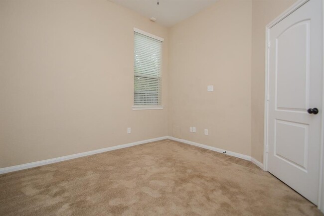 Building Photo - 22 Cheswood Manor Drive