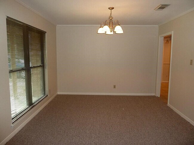 Building Photo - 9122 Western Dr