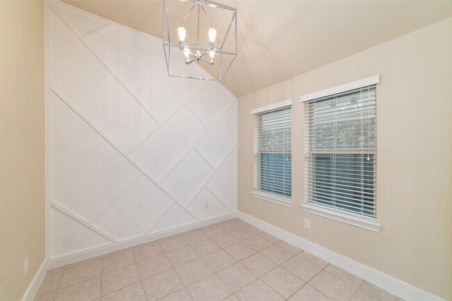 Building Photo - 15615 Whispering Green Dr