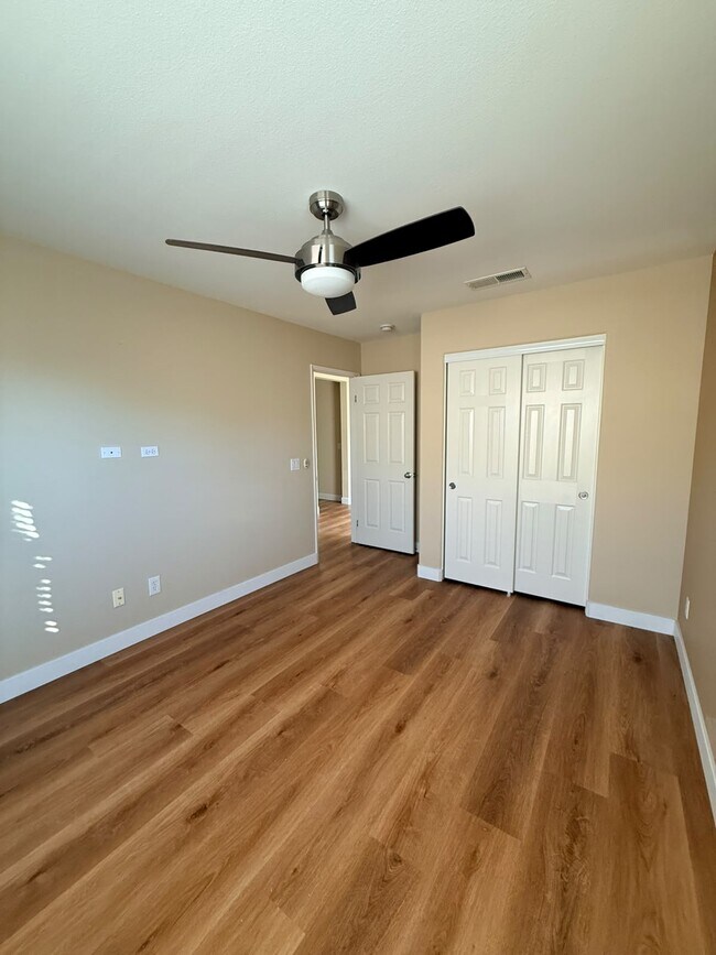 Building Photo - 1824 Wolf Canyon Loop