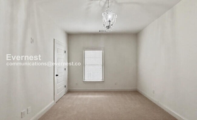 Building Photo - 2067 Ross Park Way