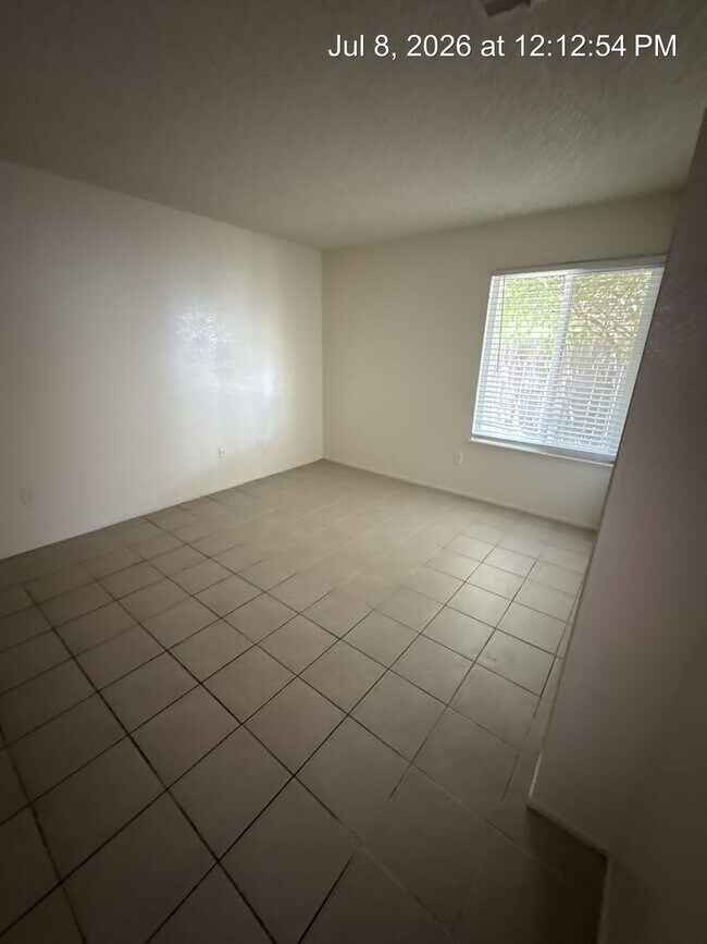 Building Photo - 3156