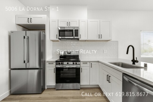 Building Photo - 5006 La Dorna St