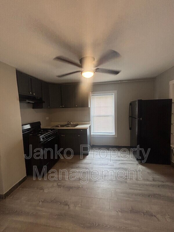 Primary Photo - 5208 S Kenneth Ave