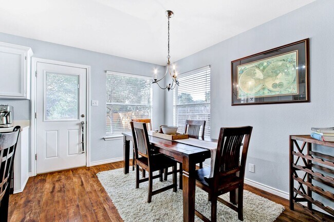 Building Photo - Stunning Open-Concept Home with Modern Amenities and Prime Location