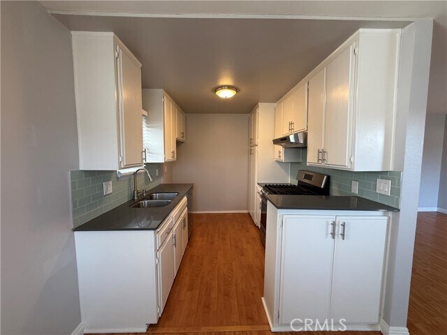 Building Photo - 6655 W 86th Pl