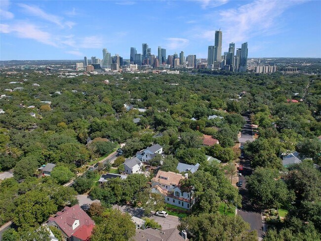 Building Photo - 1806 Alta Vista Ave