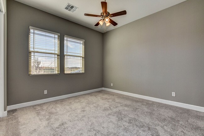 Building Photo - Beautiful large 3x2 home in Granite Dells Estates - Dog friendly