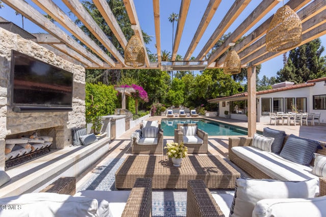 Building Photo - 4435 Encinas Dr