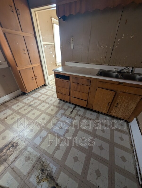 Building Photo - 1603 NE Glendale Ave